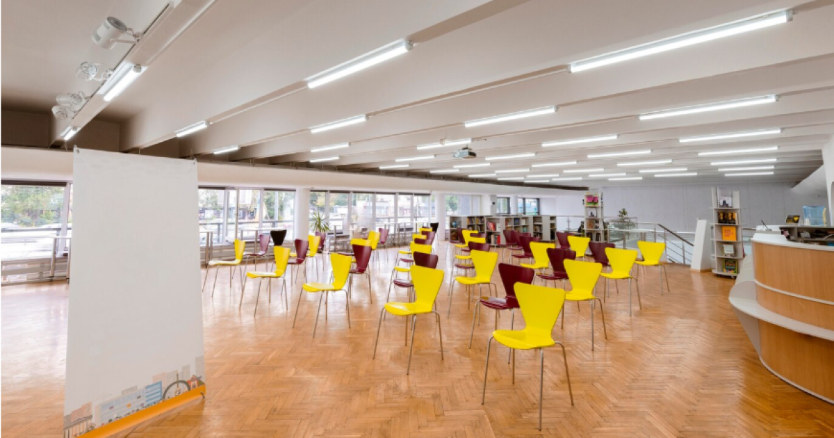 conference-room-at-manjaro-suites-big-1